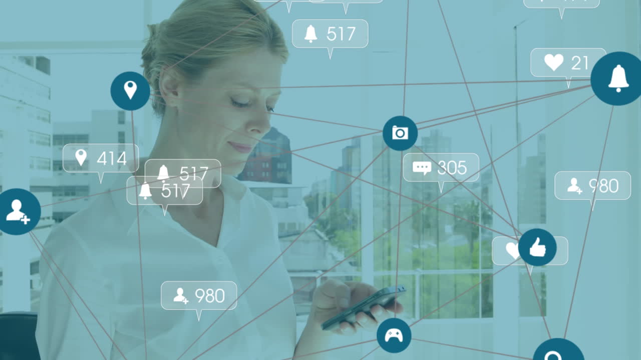 스마트폰을 사용하는 여성 위에 디지털 아이콘으로 네트워크의 애니메이션