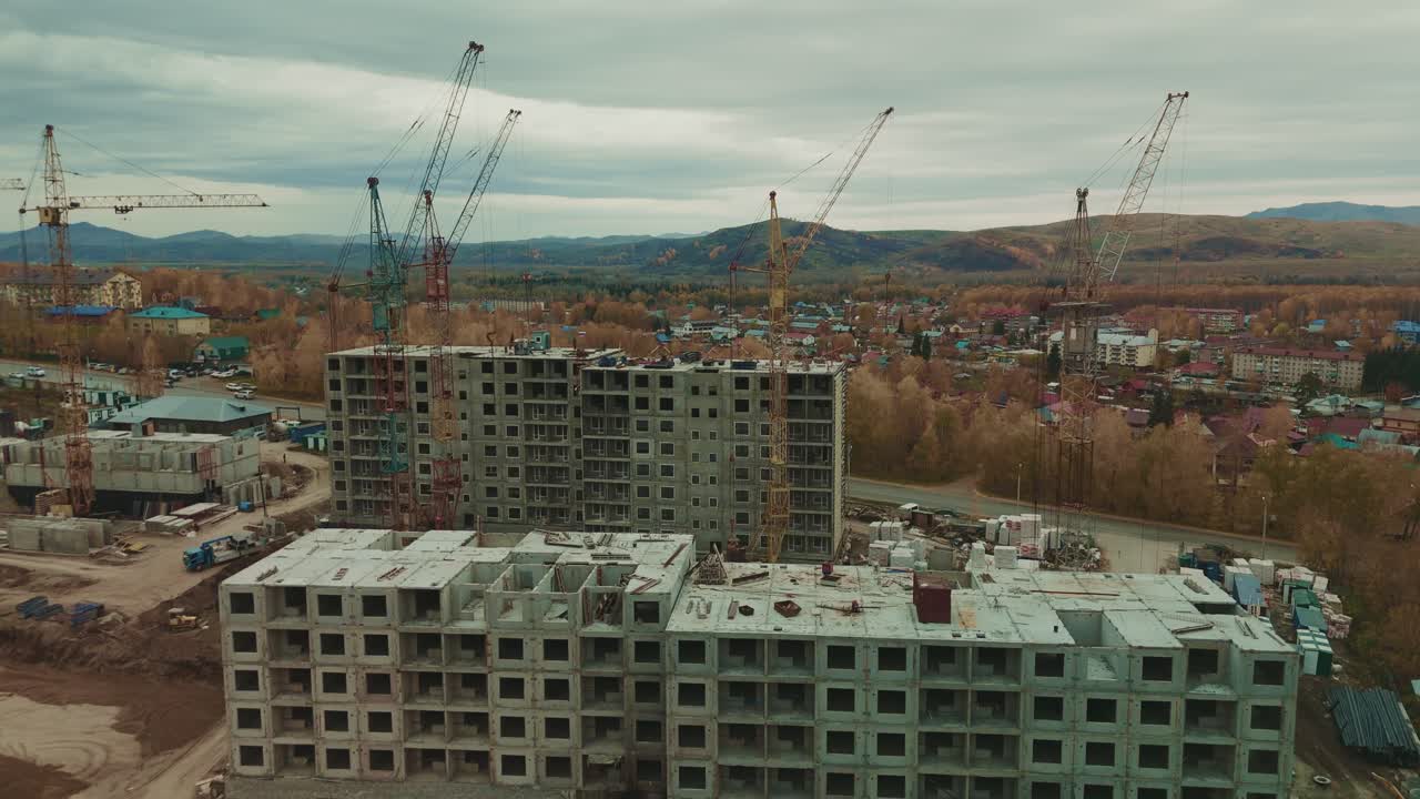 Construction of a Multi-Story Apartment Building in a City