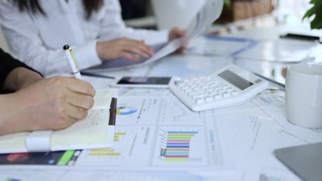 análisis estadístico y contabilidad de los datos financieros anuales de las empresas