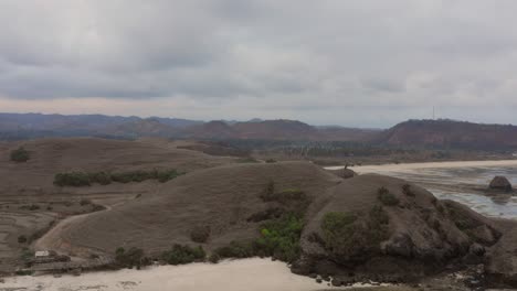 puesta de sol nublada de seger cerca de kuta lombok