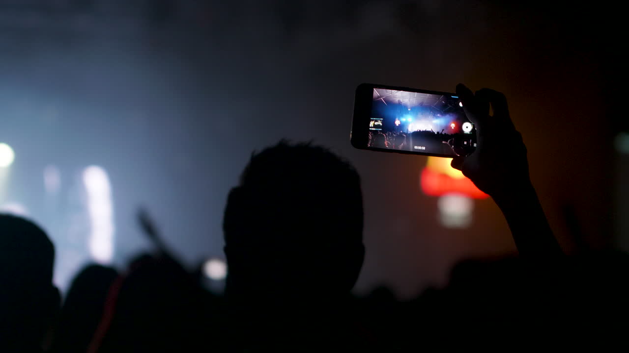 Capturing a concert with a smartphone
