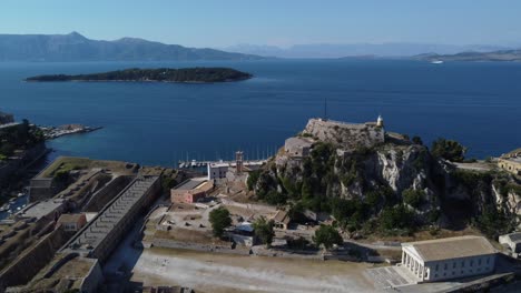 Aerial-view-of-Corfu-town-coastline-in-Corfu-island-and-waterfront-houses,-Greece