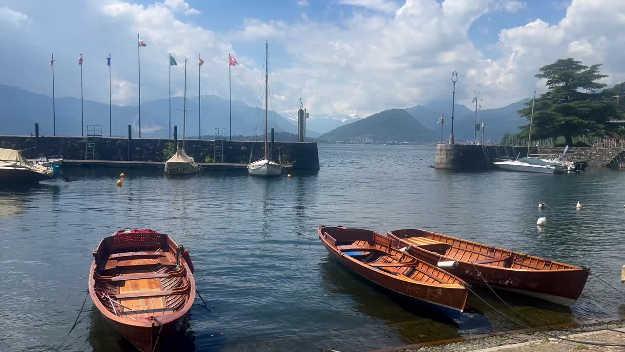 The Italian beaches have magical views that with a trekking you can live the summer of love. It is a paradisiacal place with turquoise blue sea and natural clearing. Beautiful sea. Como lake