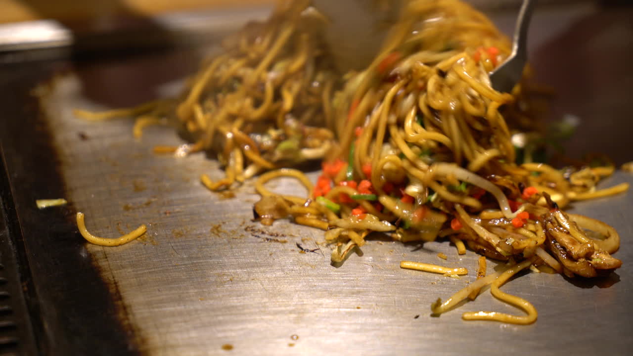 yakisoba - fideos salteados al estilo japonés