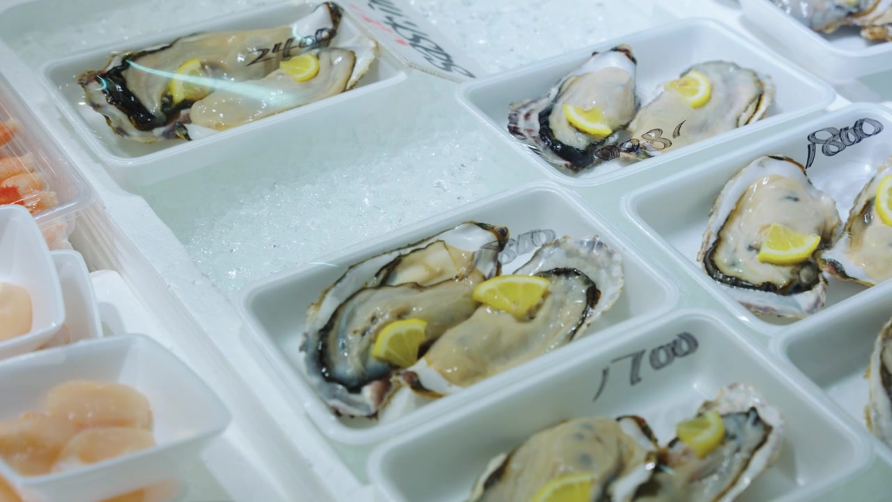 Japanese Oysters for Sale in Fish Market, Seafood Shot