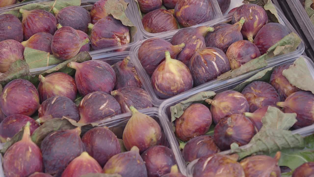 시장 에 전시 된 신선 한 무화과