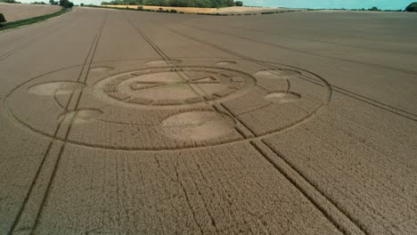 Campo-De-Cebada-Swarraton-Geometría-Ovni-Patrón-De-Círculo-De-Cultivo-Vista-Aérea-Paso-Bajo-Sobrevolar