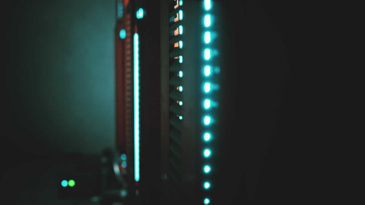 interior industrial limpio de una sala de servidor de datos con servidores