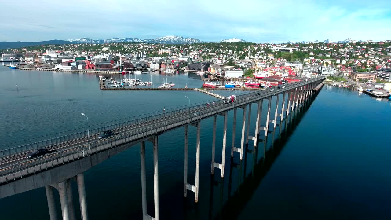 노르웨이 트롬소 시의 다리 항공 영상