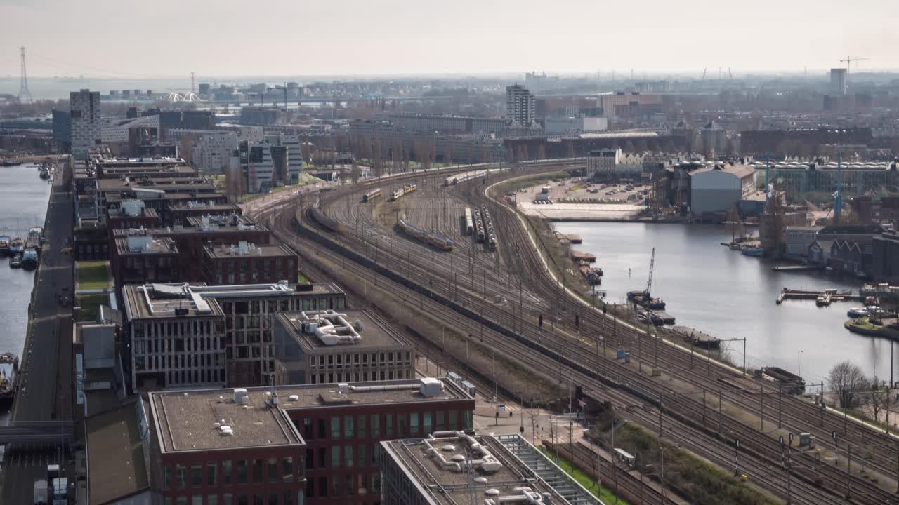 Timelapse video of the main railroads leading into the eastern district of Amsterdam