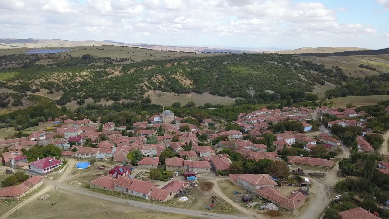 vista aérea de la aldea de yozgat basinayayla, turquía