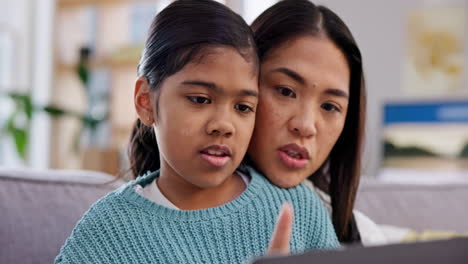 Mother,-child-and-laptop,-conversation