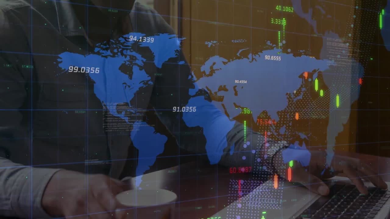 animación de datos financieros y mapa del mundo moviéndose sobre las manos de un hombre afroamericano usando una computadora portátil