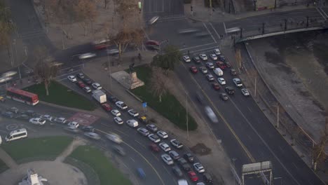 Timelapse-De-La-Mañana-Sobre-Plaza-Italia-En-Santiago-De-Chile