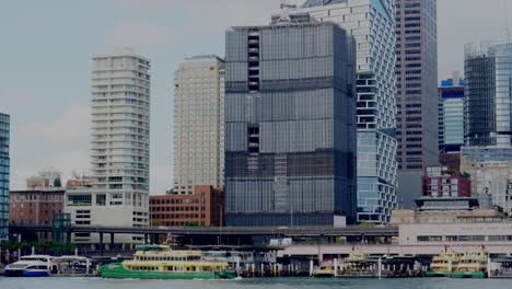 Ferry-departing-from-Circular-Quay-in-Sydney-Harbour,-Australia