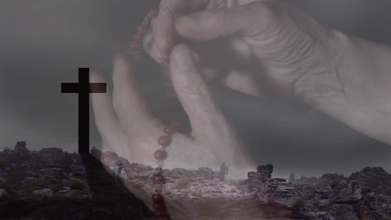 십자가 와 구름 위 에  ⁇ 주슬 을  ⁇ 고 기도 하는 백인 여자 의 애니메이션