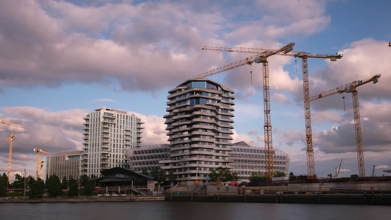 timelapse de hafencity de hamburgo, alemania durante el día