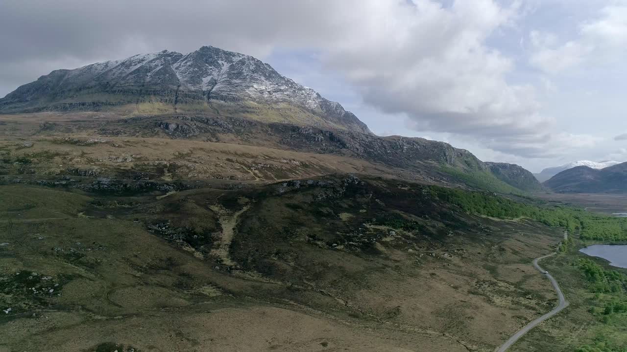 스코틀랜드 산의 옆으로 움직이는 공중, 벤 호프