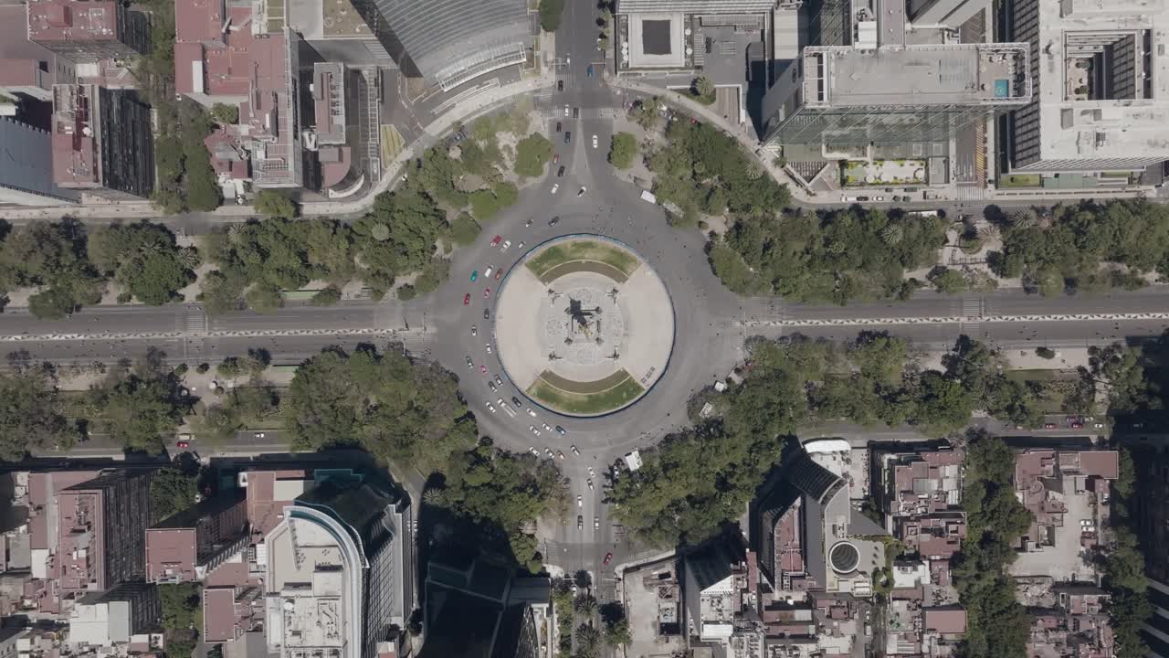 fotografía aérea del monumento del ángel de la independencia, en el paseo de la reforma, méxico