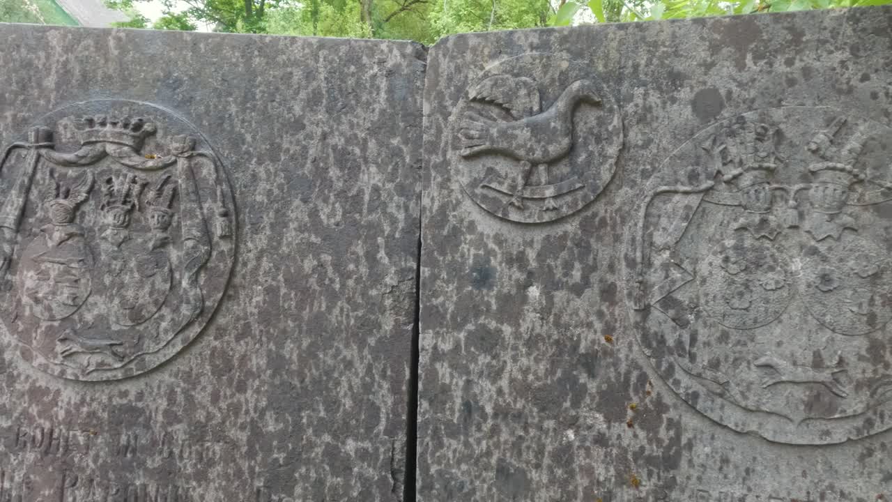 средневековый замок lielstraupe в деревне straupe в vidzeme, на севере латвии