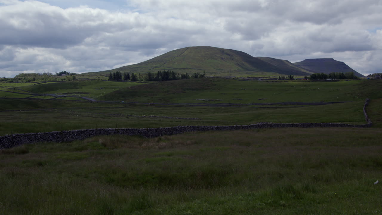인글보로 언덕의 장면 남서쪽을 바라보며 리블헤드 다이아, 카른포스