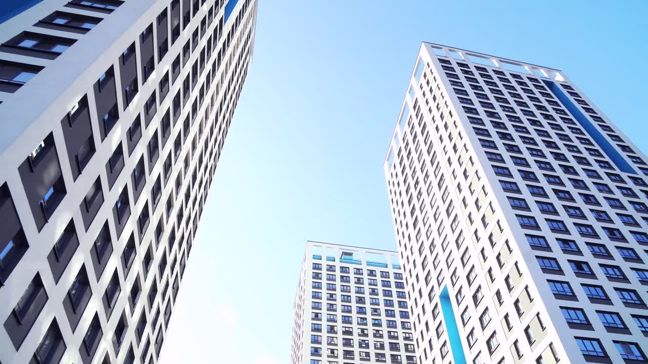 edificios de apartamentos modernos