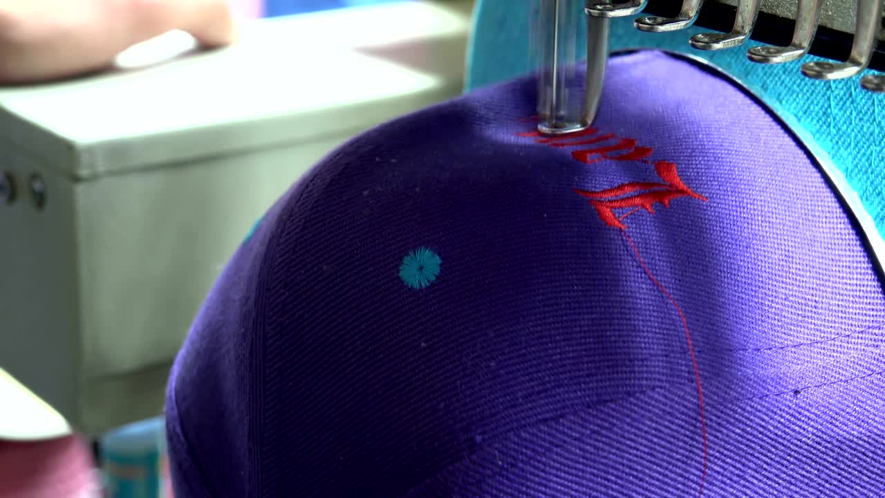 모자, 모자 봉제 산업용 바느질 기계, 클로즈업