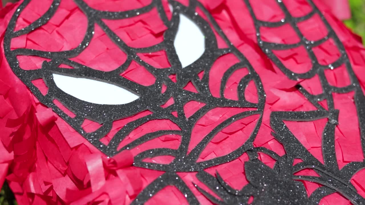 스파이더맨 피나타