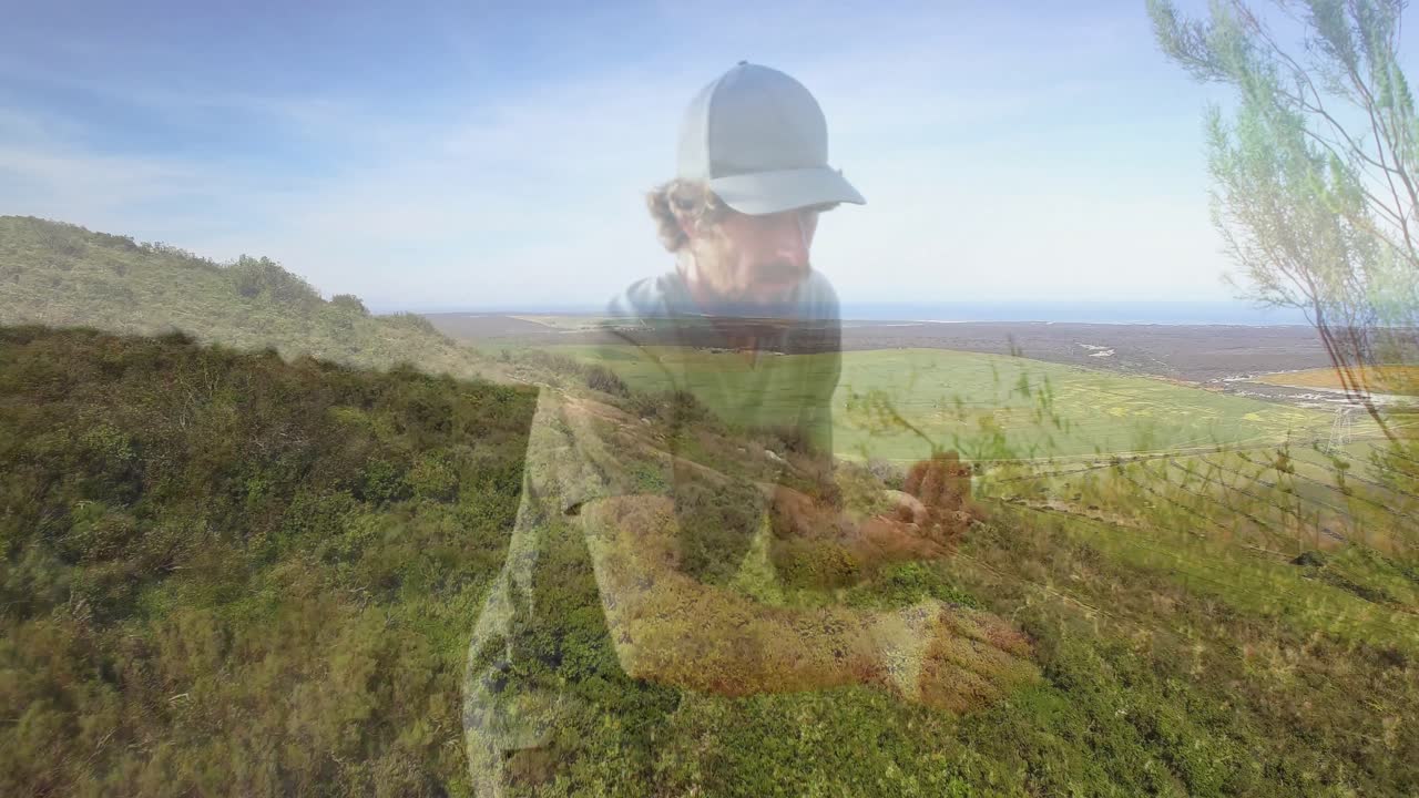 Ricercatore agricolo individua nuova crescita su una collina costiera e raccoglie foglie per ispezione