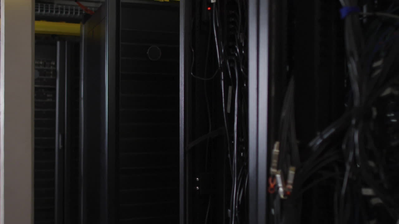 animación del procesamiento de datos en la sala de servidores