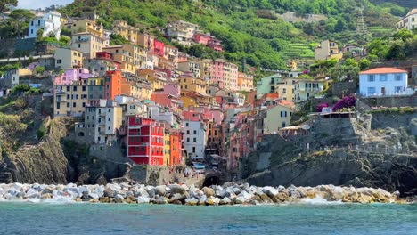 imágenes aéreas de 4k de riomaggiore, cinque terre en italia