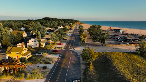 casas de playa soleadas a finales del verano de 2023
