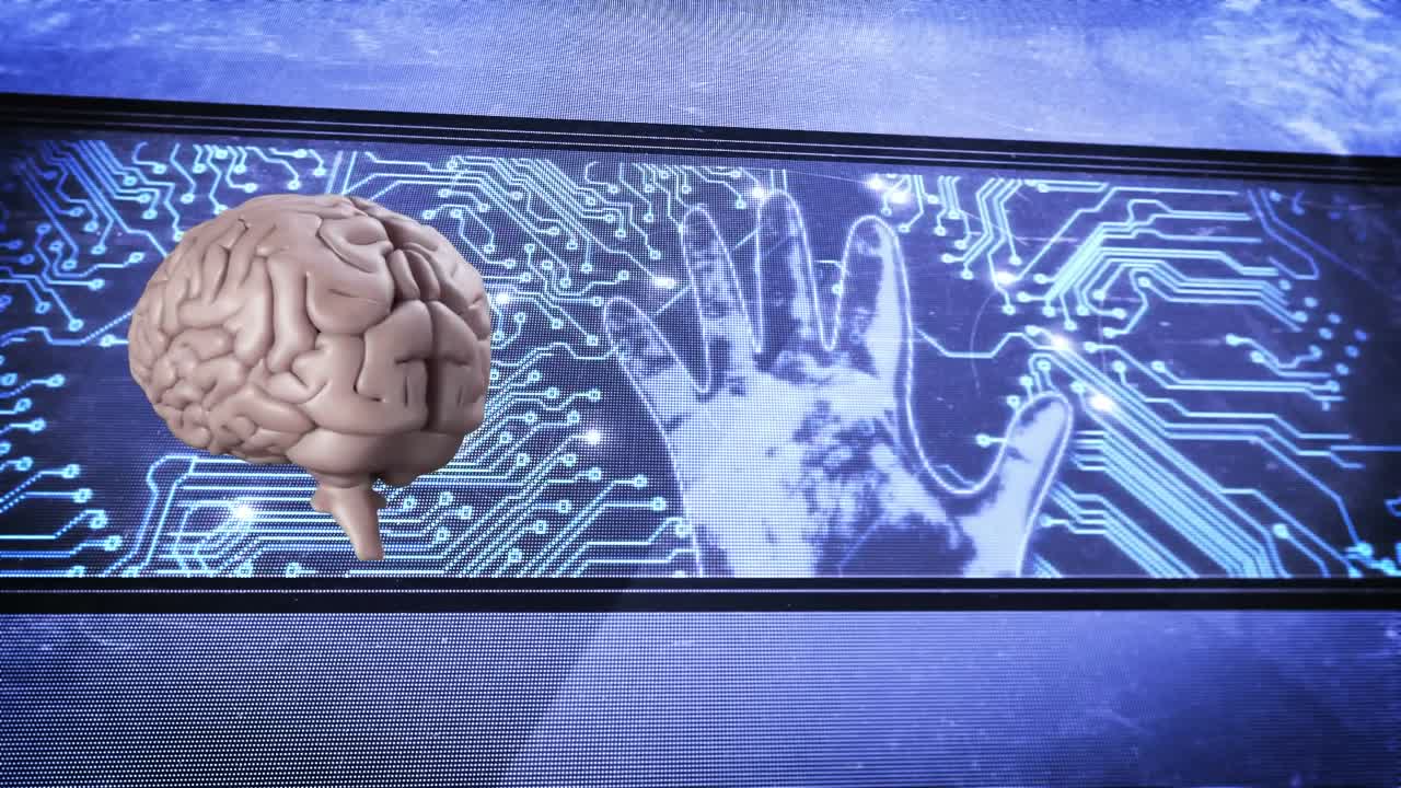뇌와 컴퓨터 회로판이 화면에