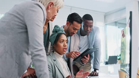 Computer,-team-work-or-woman-with-help