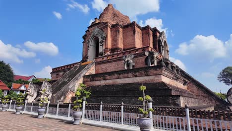 wat chedi luang chiang mai thailand temple pagoda buddhist religious site