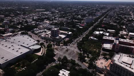 Downtown-merida-yucatan,-Paseo-del-Montejo-avenue