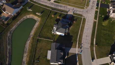 Top-Down-Drone-View-of-Residential-Family-Homes-in-Perrysburg,-Ohio-During-Late-Spring