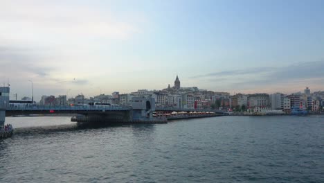 Blick-Vom-Galata-Turm-über-Den-Bosporus-In-Istanbul