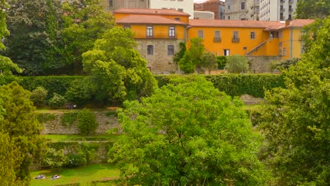 Arquitecturas-Históricas-De-Jardim-Das-Virtues-En-Miragaia-En-Oporto,-Portugal,-Europa