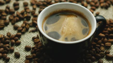 taza de espresso recién hecho