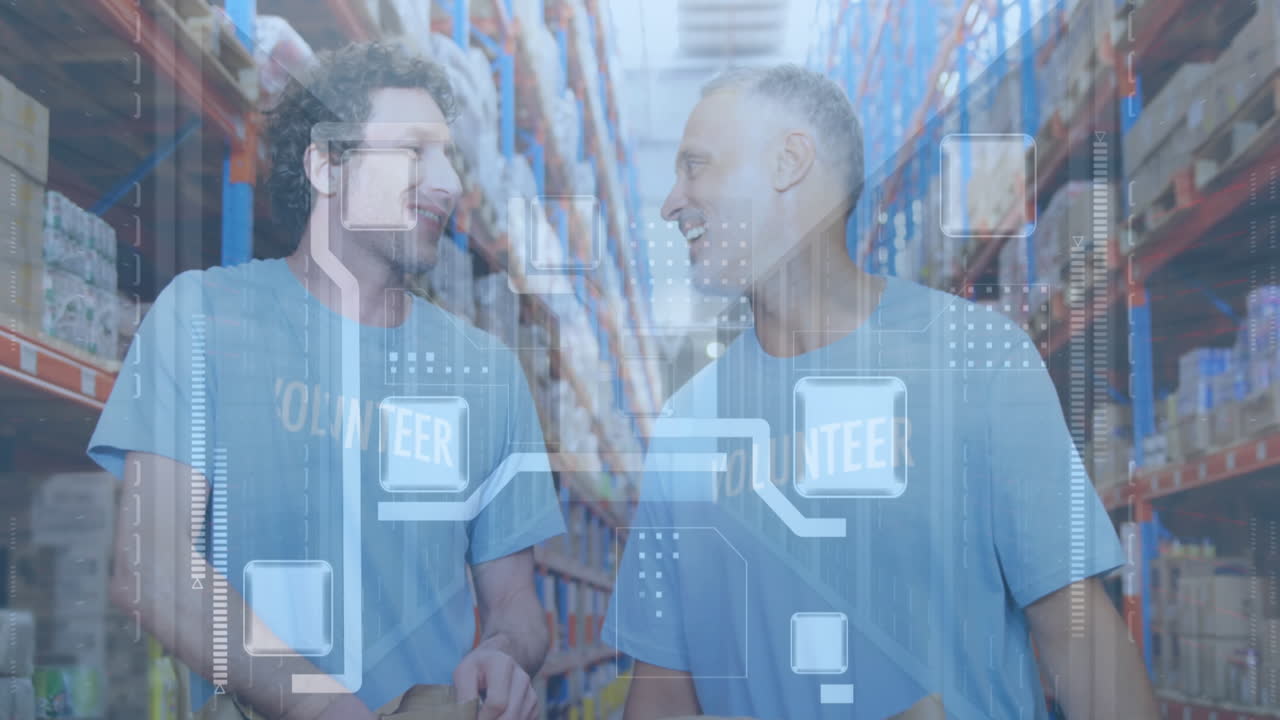 анимация компьютерной схемы над различными людьми на складе