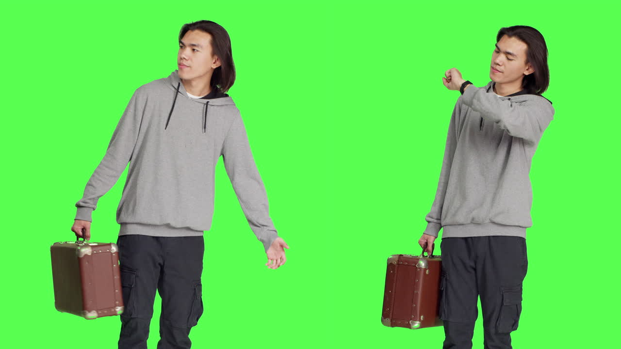 남성 모델이 스튜디오에서 기다리고 있습니다.