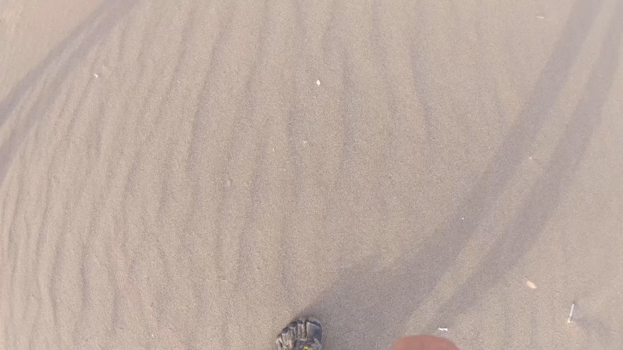 그리스의 아름다운 로도스 섬 해변에서 산책