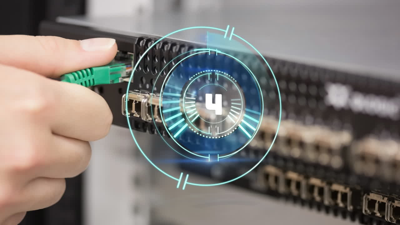 animación de escaneo de alcance sobre las manos de una mujer caucásica en la sala del servidor