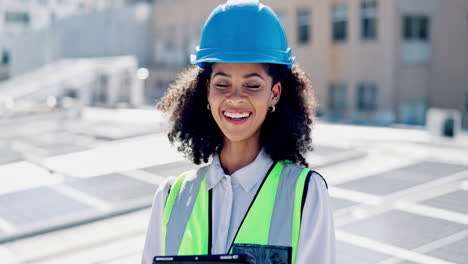 Paneles-Solares,-Cara-Y-Mujer-Ingeniera-En-La-Ciudad