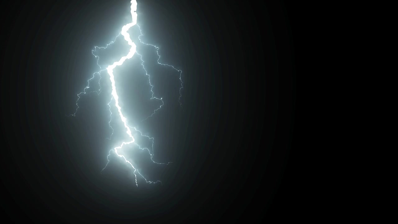 Múltiples descargas de rayos brillantes destellando sobre fondo negro