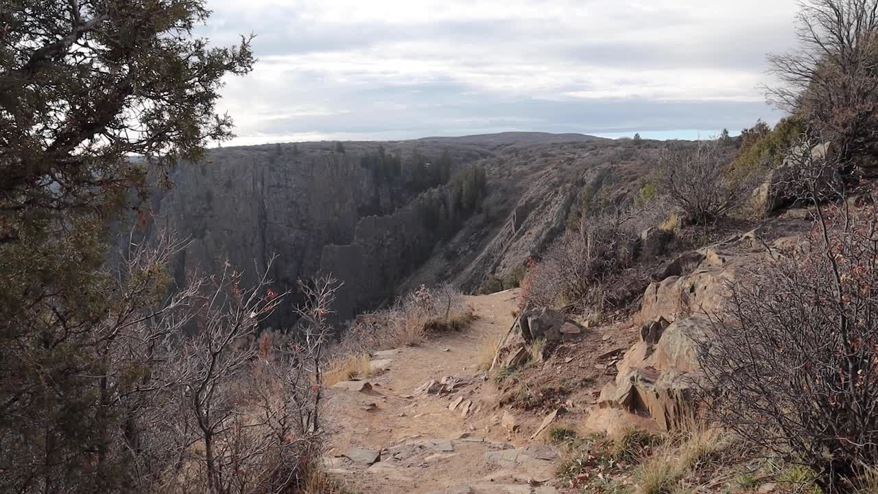4K Dolly black canyon of the gunnison Trail