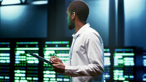 expert fixes server cybersecurity issues