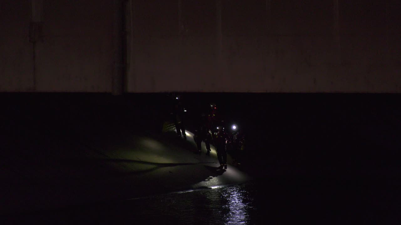 구조팀이 작업장에 도착