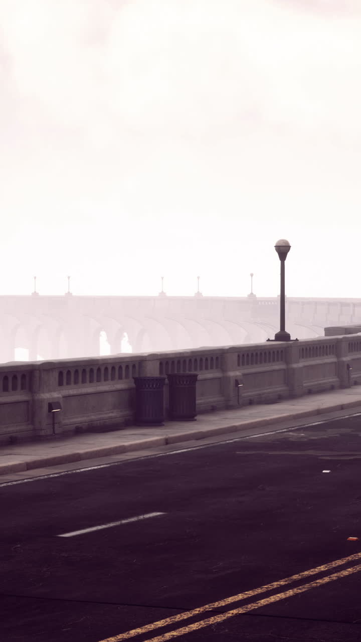 안개 속의 긴 다리